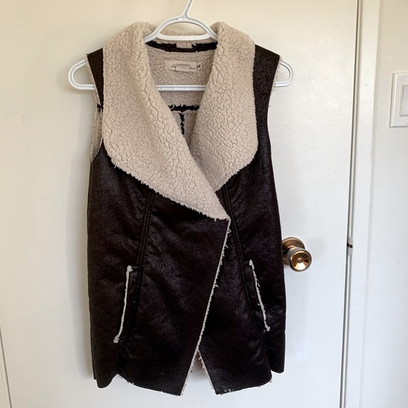 H&M L.O.G.G XS faux Sherpa faux suede vest - Picture 5 of 5